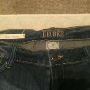 Size 15 decree distressed super skinny jeans